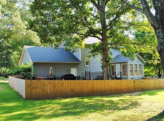 5th image of 112 S Deerfield Cir