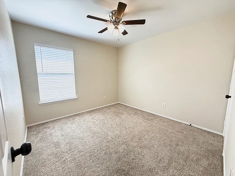 1534 Broadmoor Dr — Photo 19