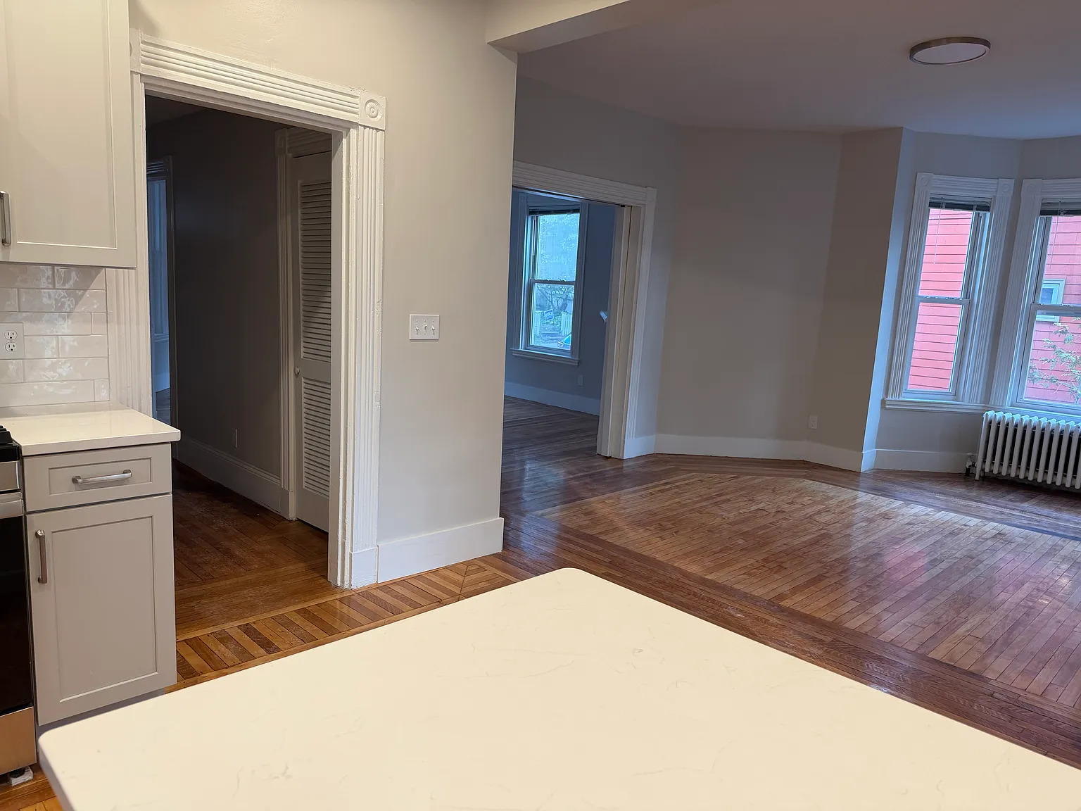 2 bed, 1000 sqft, $3,400 — Photo 4
