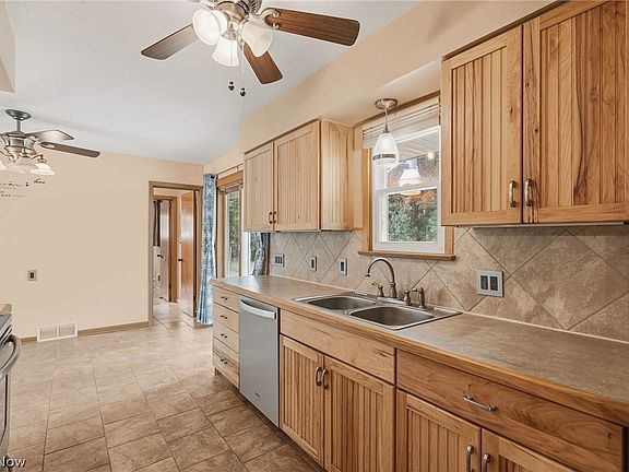 2nd image of 8382 Royalhaven Dr