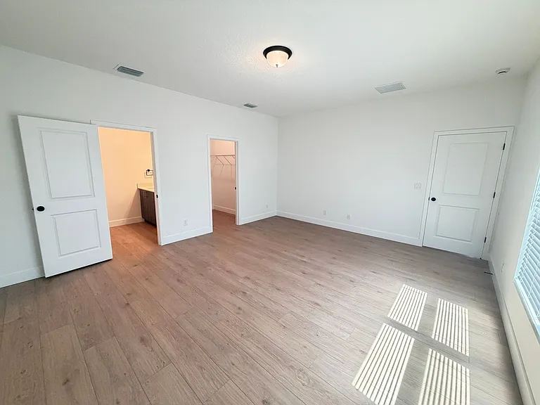 731 Schrader Ave SW — Photo 25