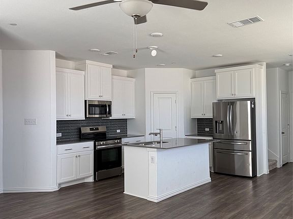 3rd image of 5123 Community St