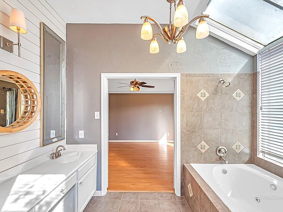 4th image of 7202 River Garden Dr