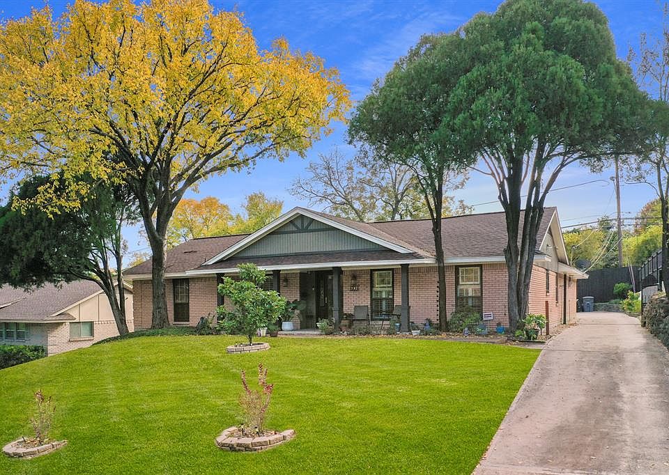 1st image of 604 Parkwood Dr