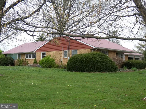 270 Swamp Church Rd, Reinholds, PA 17569