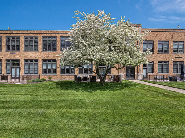 2214 S State St Unit 108, Saint Joseph, MI 49085