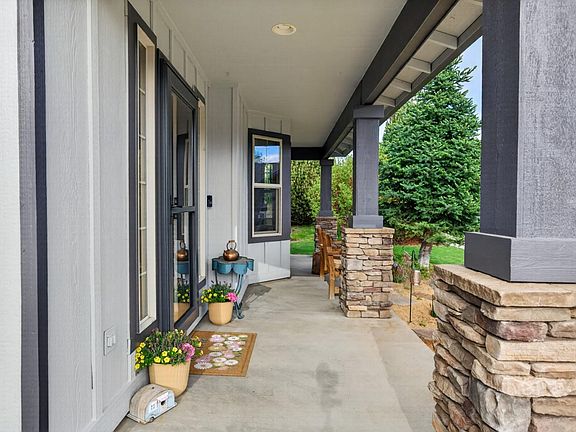 4th image of 20696 Barton Crossing Way