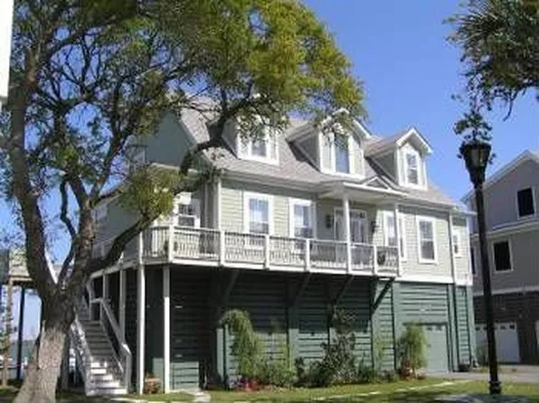 68 W 9th Extension St, Folly Beach, SC 29439