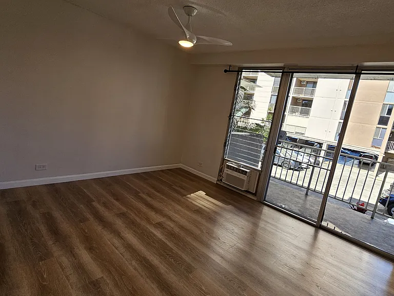 1412 Kewalo St #406 — Photo 2