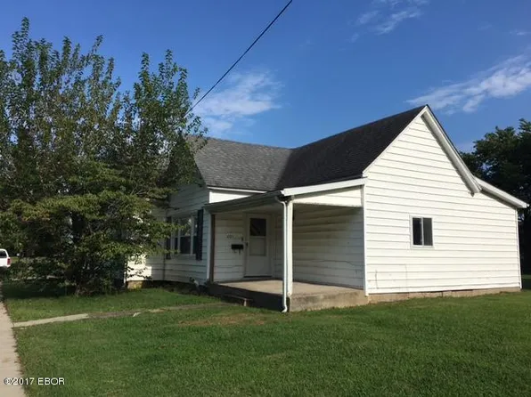 601 S Buchanan St, Marion, IL 62959