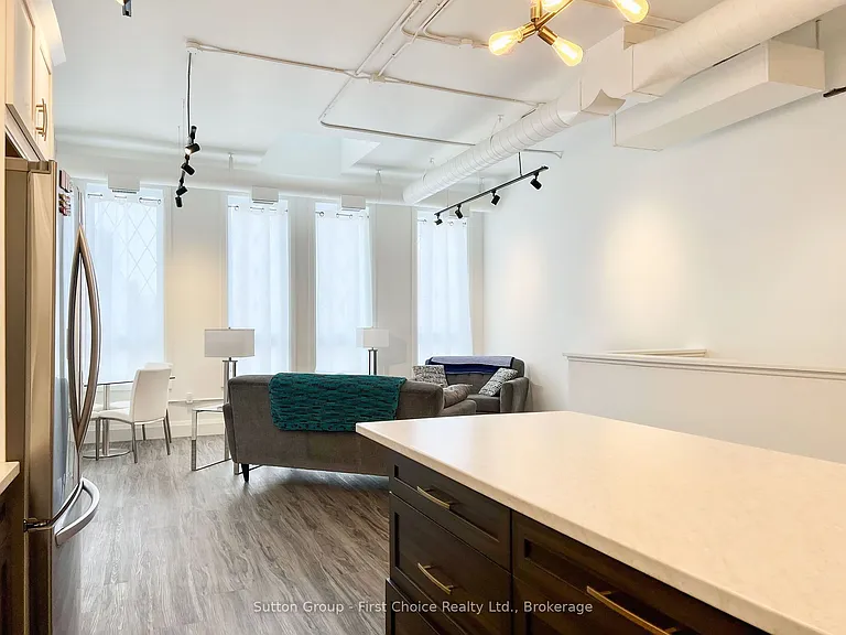 41 Market Pl #UPPER — Photo 9