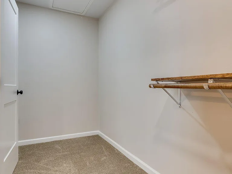 300 Robin Hood Ln — Photo 18