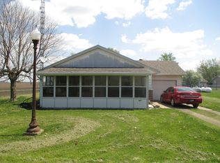 227 Center St, State Line, IN 47982