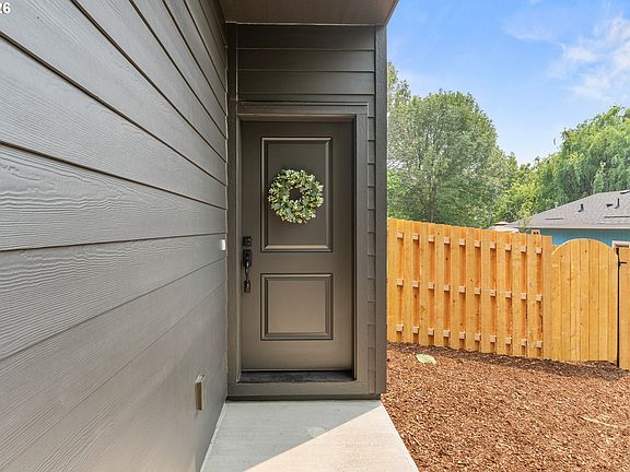 3rd image of 14142 Holcomb Blvd