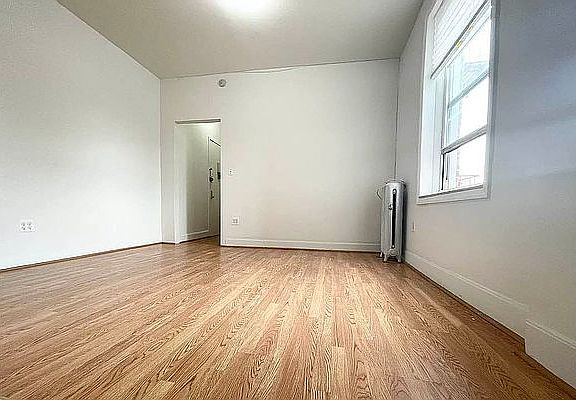 4th image of 31-11 33rd St #2N