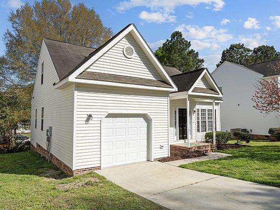 3rd image of 616 Hanska Way