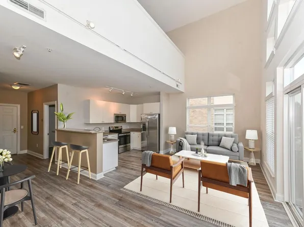 1550 North Warren AVENUE #313, Milwaukee, WI 53202
