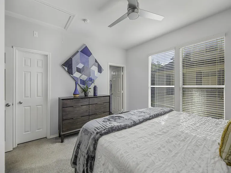 2926 Clay St — Photo 11