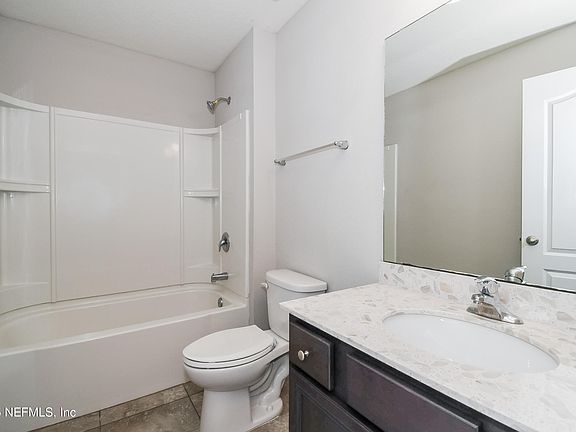 5th image of 15732 PINYON Lane