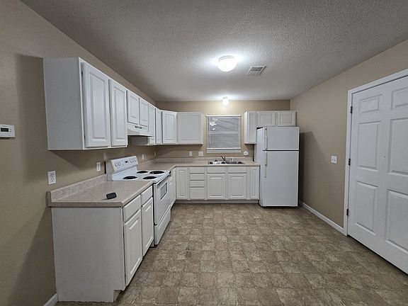 3rd image of 9343 W Watergate Rd APT 17