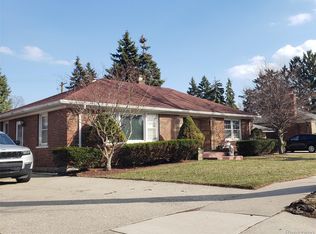 24816 Cushing Ave, Eastpointe, MI 48021