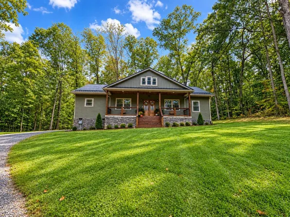 64 Red Oak Rd, Fayetteville, WV 25840