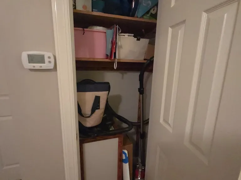 1010 Sherwood Cir — Photo 36