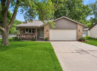11305 52nd Ave N, Plymouth, MN 55442