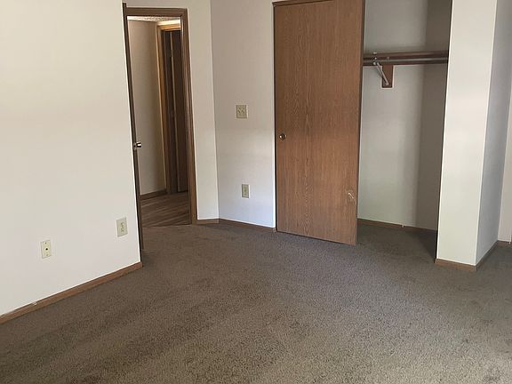4th image of 2582 Village Brook Ln