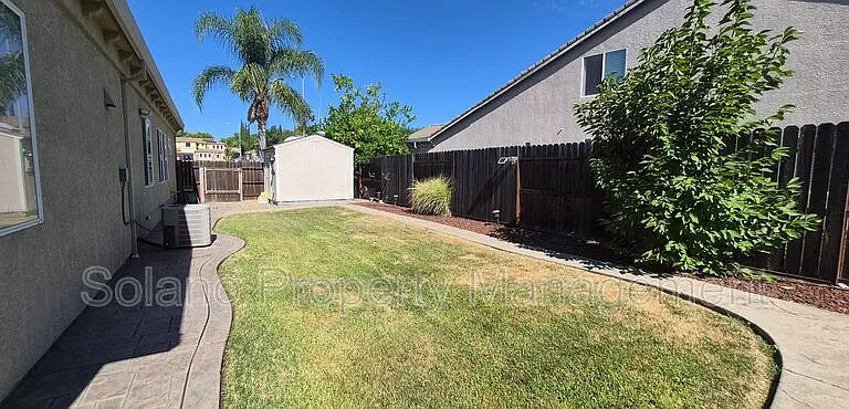 1085 Crystal Springs Dr — Photo 33