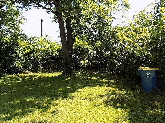 5th image of 4049 N Kercheval Dr