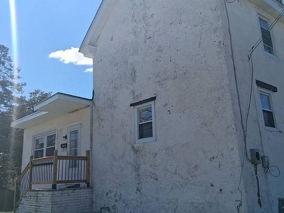 3rd image of 119 Fairview Rd