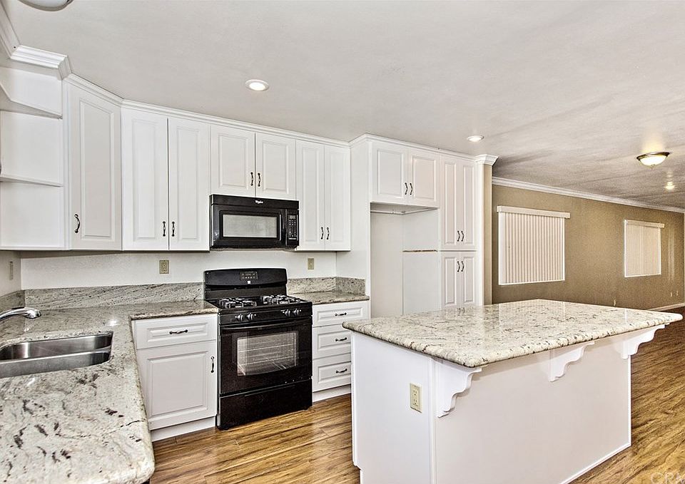 1st image of 2424 Kern St
