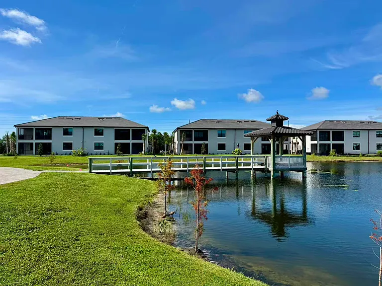5552 Summit Pointe Cir #103 — Photo 49