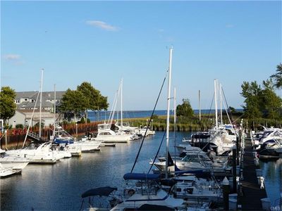 214 Breakers Ln, Stratford, CT, 06615