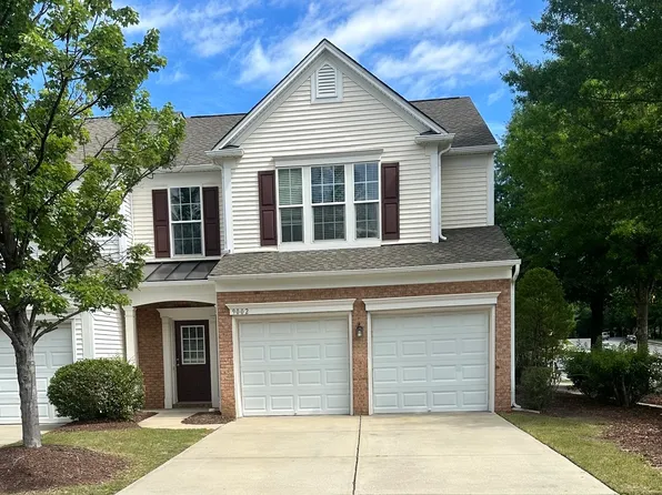 9002 Bishop Crest Ln, Charlotte, NC 28277