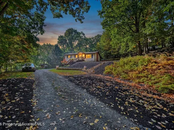 3033 Division St, Scranton, PA 18504