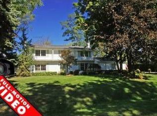 20311 Woodhill Dr, Northville, MI 48167