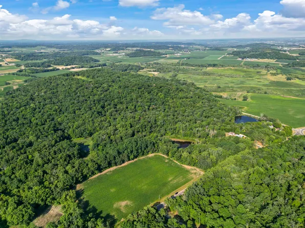 Lueth Rd, Sauk City, WI 53583