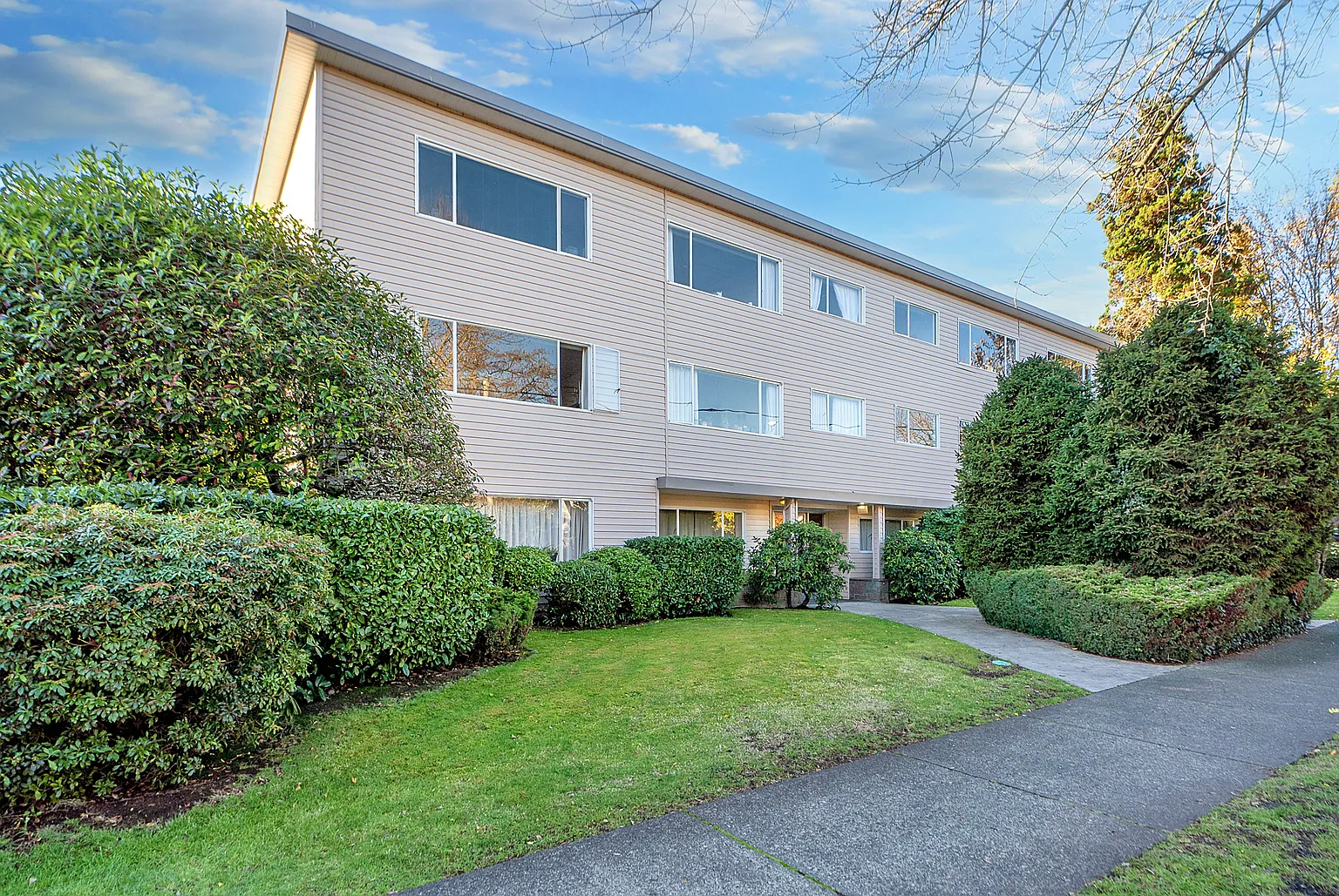 2014 W 5th Ave #305 photo 1