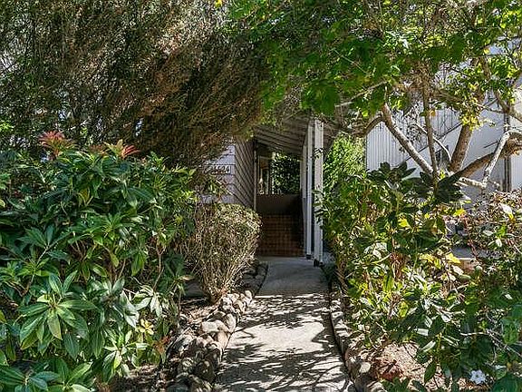 3rd image of 1524 Valdez Way