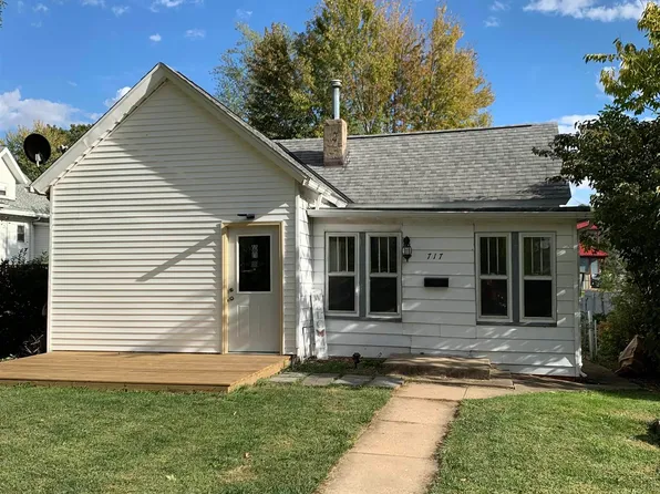 717 N 13th St, Keokuk, IA 52632