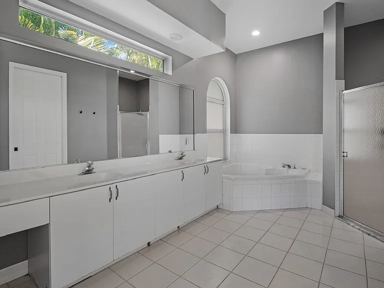 1680 SW 14th Dr — Photo 24