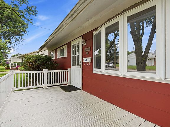 4th image of 422 Longmeadow Dr