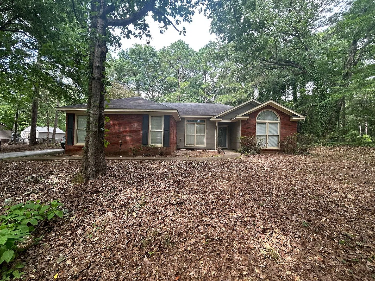 Cute house in Harris County off Fortson Road in Whispering Pines Subdivision — Photo 1