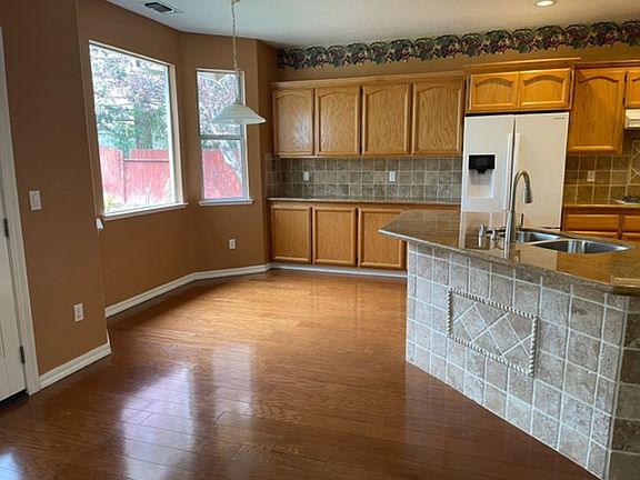 5th image of 149 Valleywood Way