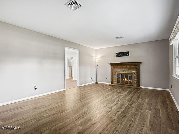 4th image of 5 Oakland Street