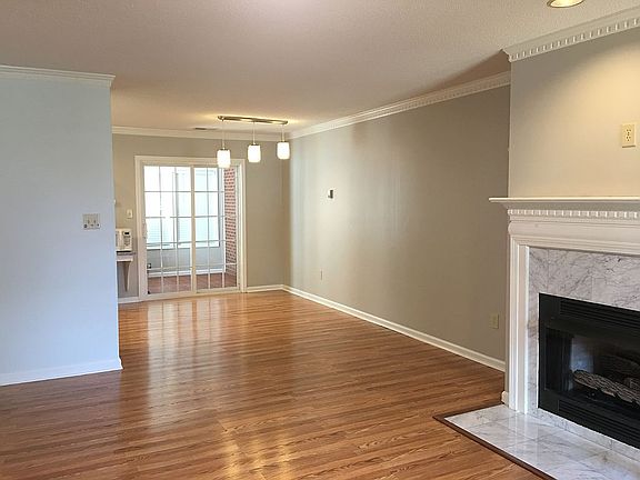 4th image of 104 Cumberland Ct