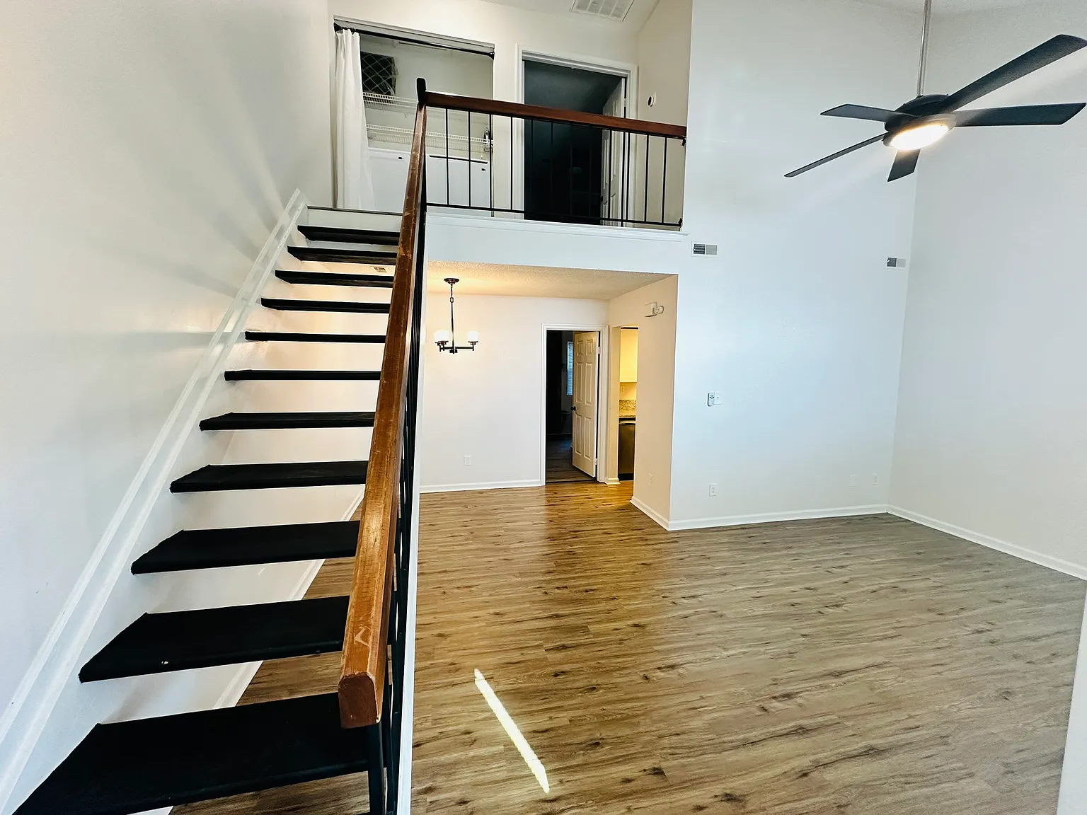 2 bed, 981 sqft, $1,850 — Photo 4