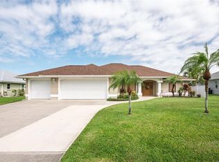 7411 Snow Dr, Englewood, FL 34224